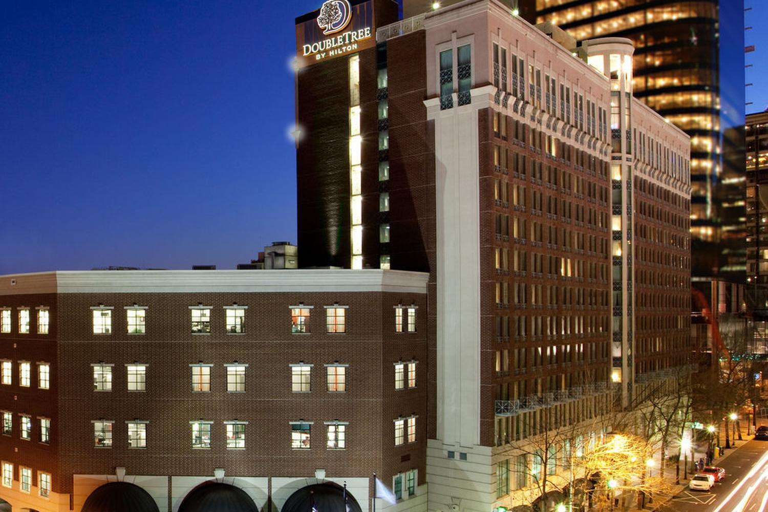 Doubletree By Hilton Charlotte City Center Exterior photo